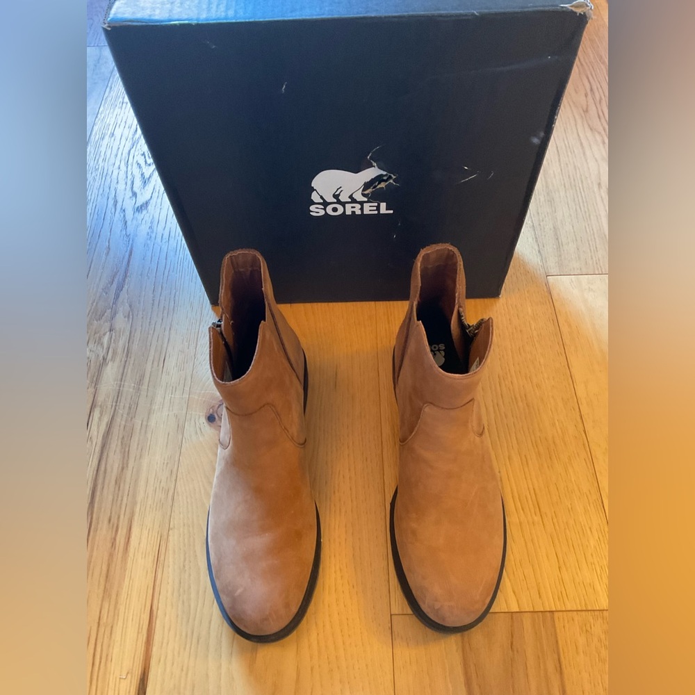 Sorel Women’s “Emilie II Zip” Waterproof Brown Leather Ankle Boots, Size 8